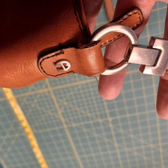 Etienne Aigner Tan Leather Zipper Top Silver tone Metal Shoulder Bag Cottagecore - Picture 8 of 13